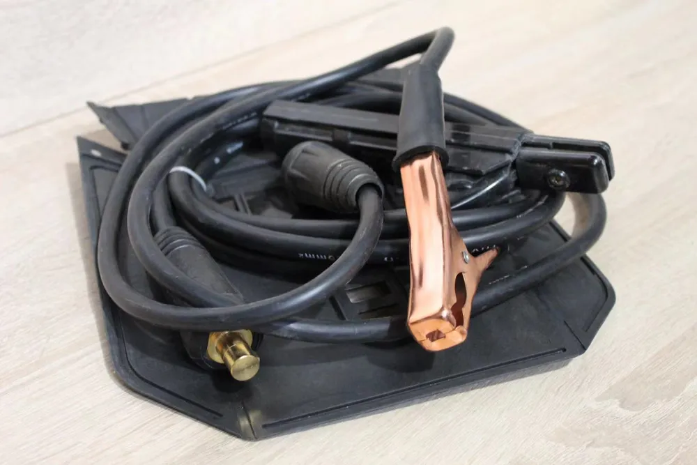 
Аппарат для аргонодуговой сварки Восток HP-250NL сварочные кабеля и маска